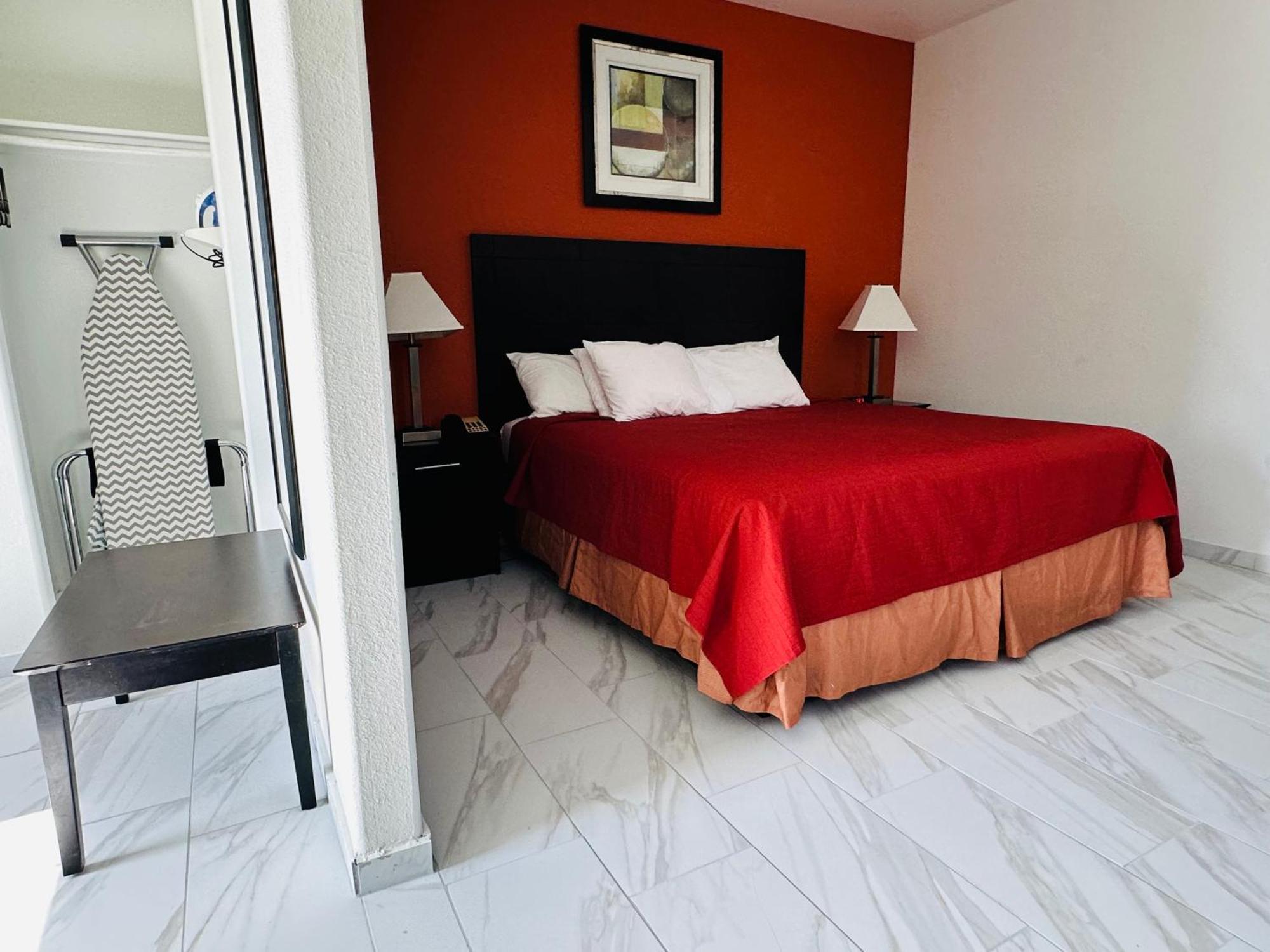 Three Rivers Lux Inn And Suites מראה חיצוני תמונה