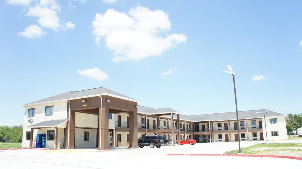 Three Rivers Lux Inn And Suites מראה חיצוני תמונה