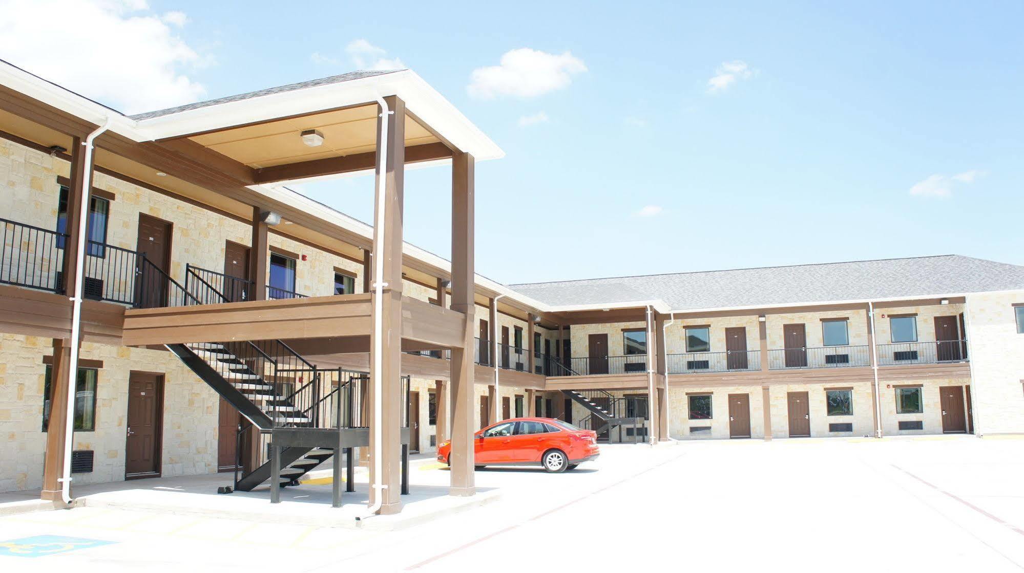 Three Rivers Lux Inn And Suites מראה חיצוני תמונה