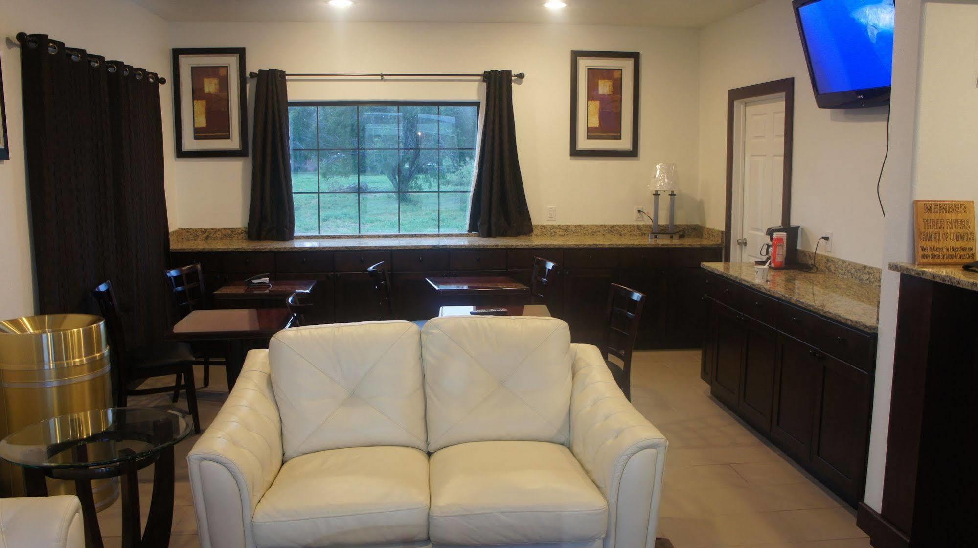 Three Rivers Lux Inn And Suites מראה חיצוני תמונה