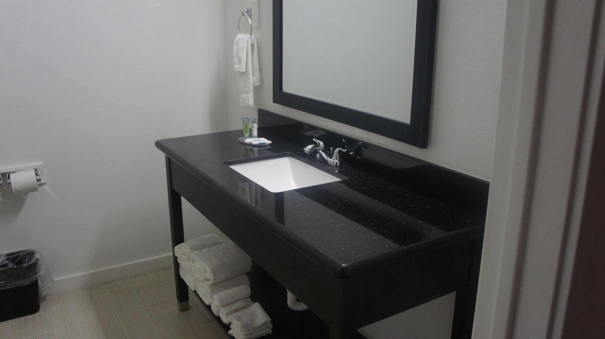 Three Rivers Lux Inn And Suites מראה חיצוני תמונה